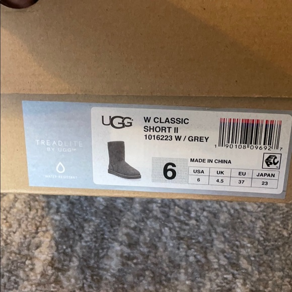 UGG Classic Short II Boot - Grey - Picture 6 of 7